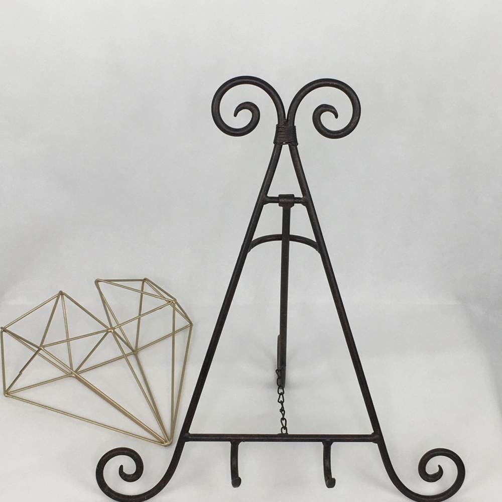 Beautiful Iron Scroll Easel Display Stand